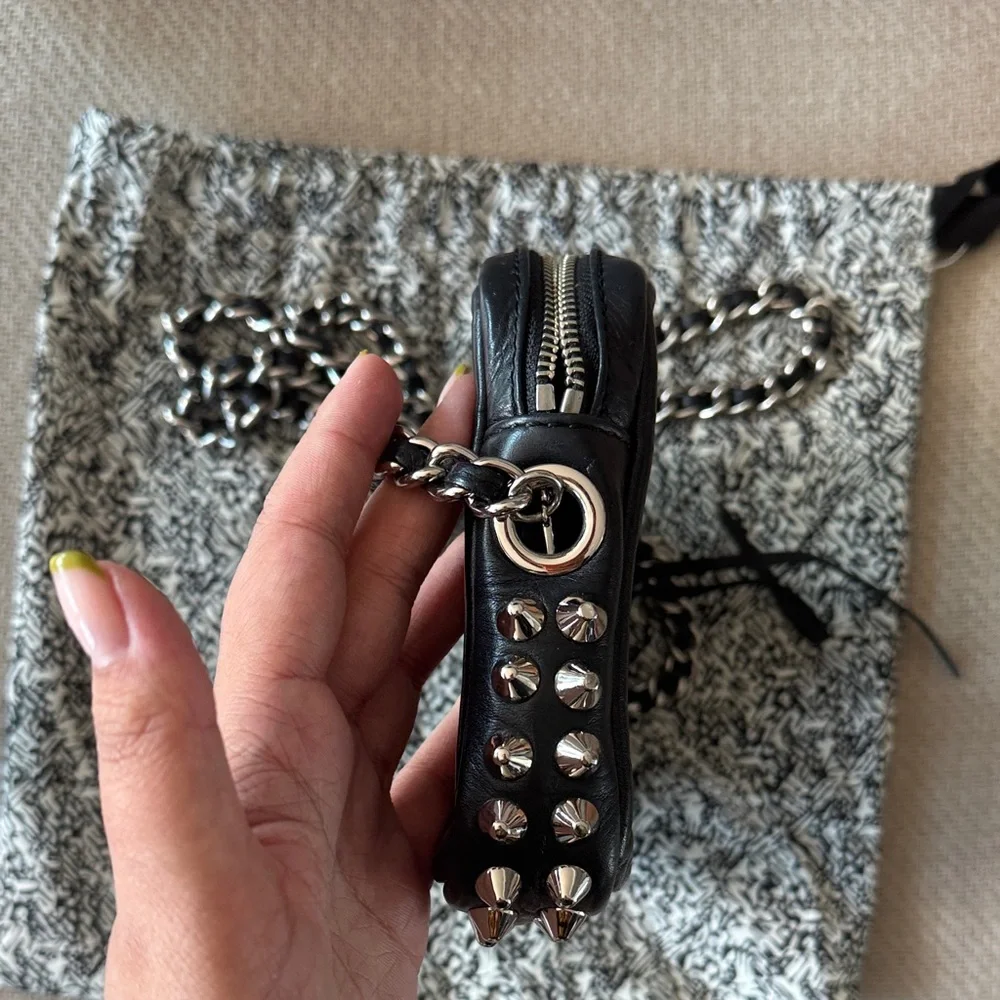 Rebecca Minkoff Black Leather Crossbody Bag with Chain Strap - Picture 4 of 7